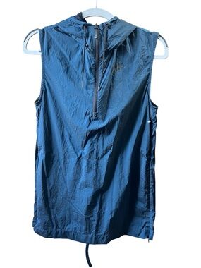 Nike women’s Sleeveless Hooded Windbreaker - Deep Blue